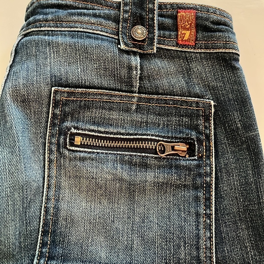 7 For All Mankind Bootcut Mid Rise
Size 27 - Picture 13 of 16